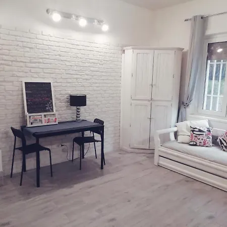 White Apartment-2